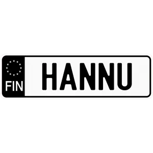 Valkopohjainen rekisterikilven mallinen nimikyltti kansallisuustunnuksella.